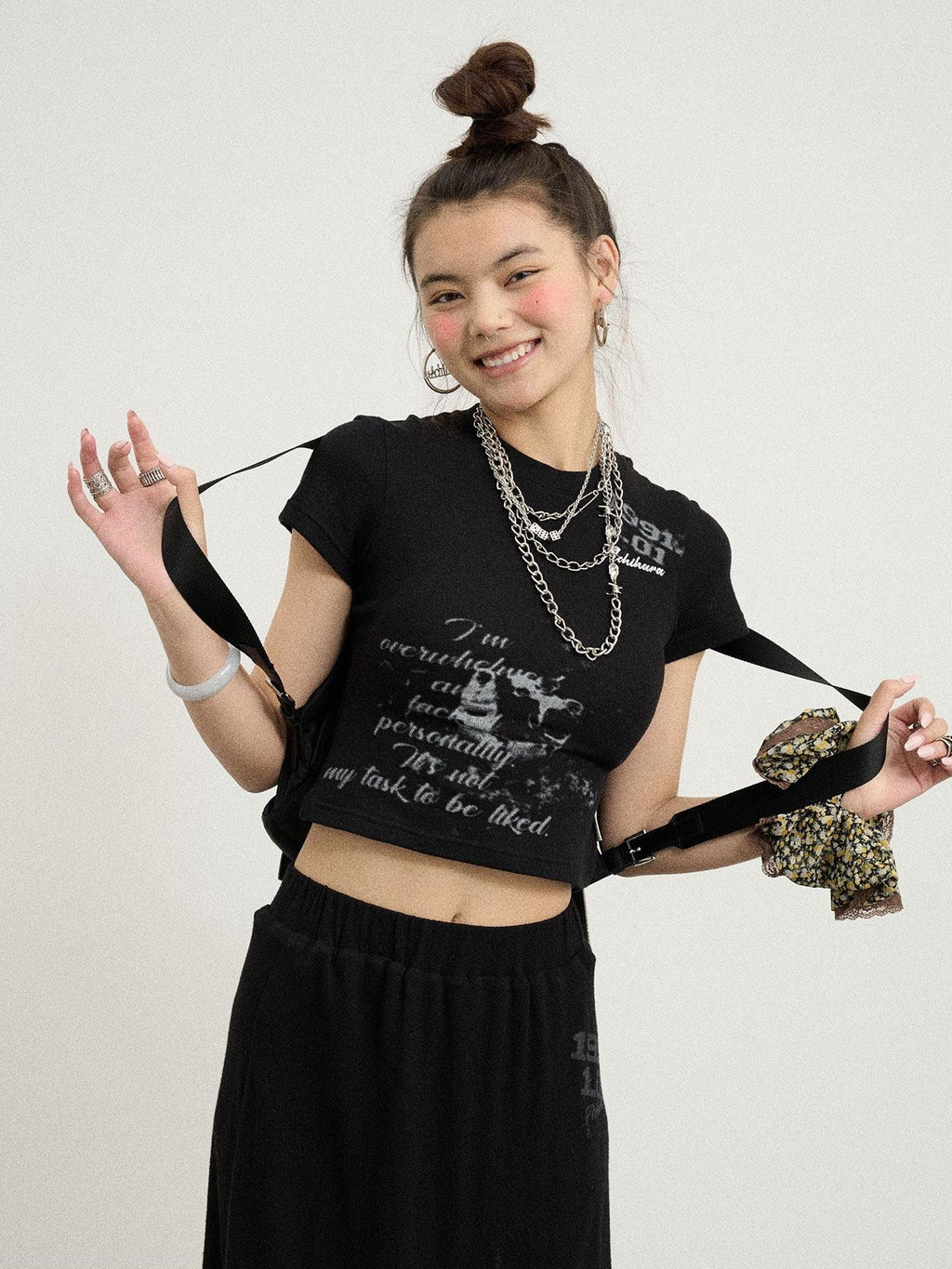 Achihara Black Cropped Slim Round Neck Women'S Cotton Nylon Short Sleeve T-Shirts