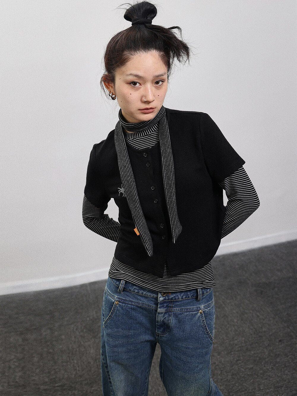 Achihara_Black_Grey_Spider_Rhinestone_Layering_Slim_Women'S_Short_Sleeve_T-Shirts_MISSTT