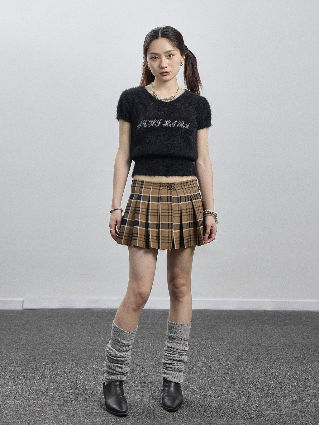 Achihara Black Mink Velvet Round Neck Cropped Slim Fit Women'S Short Sleeve T-Shirts