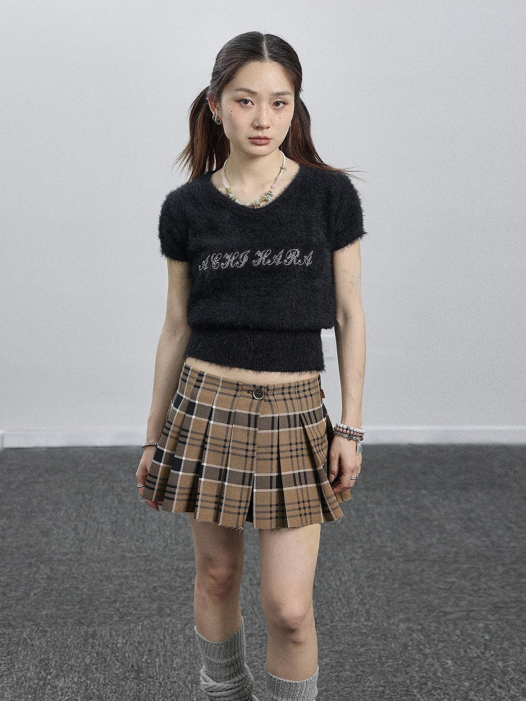 Achihara Black Mink Velvet Round Neck Cropped Slim Fit Women'S Short Sleeve T-Shirts