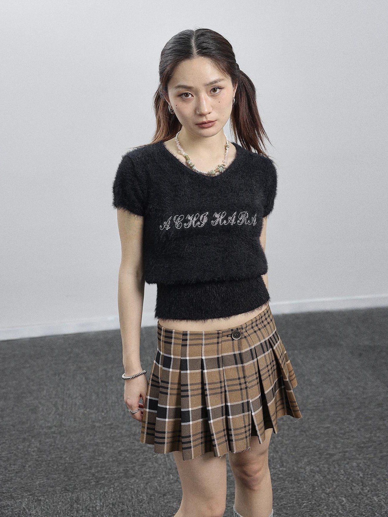 Achihara Black Mink Velvet Round Neck Cropped Slim Fit Women'S Short Sleeve T-Shirts