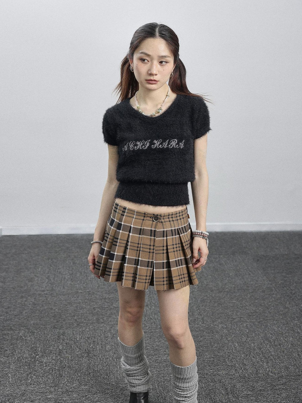 Achihara Black Mink Velvet Round Neck Cropped Slim Fit Women'S Short Sleeve T-Shirts