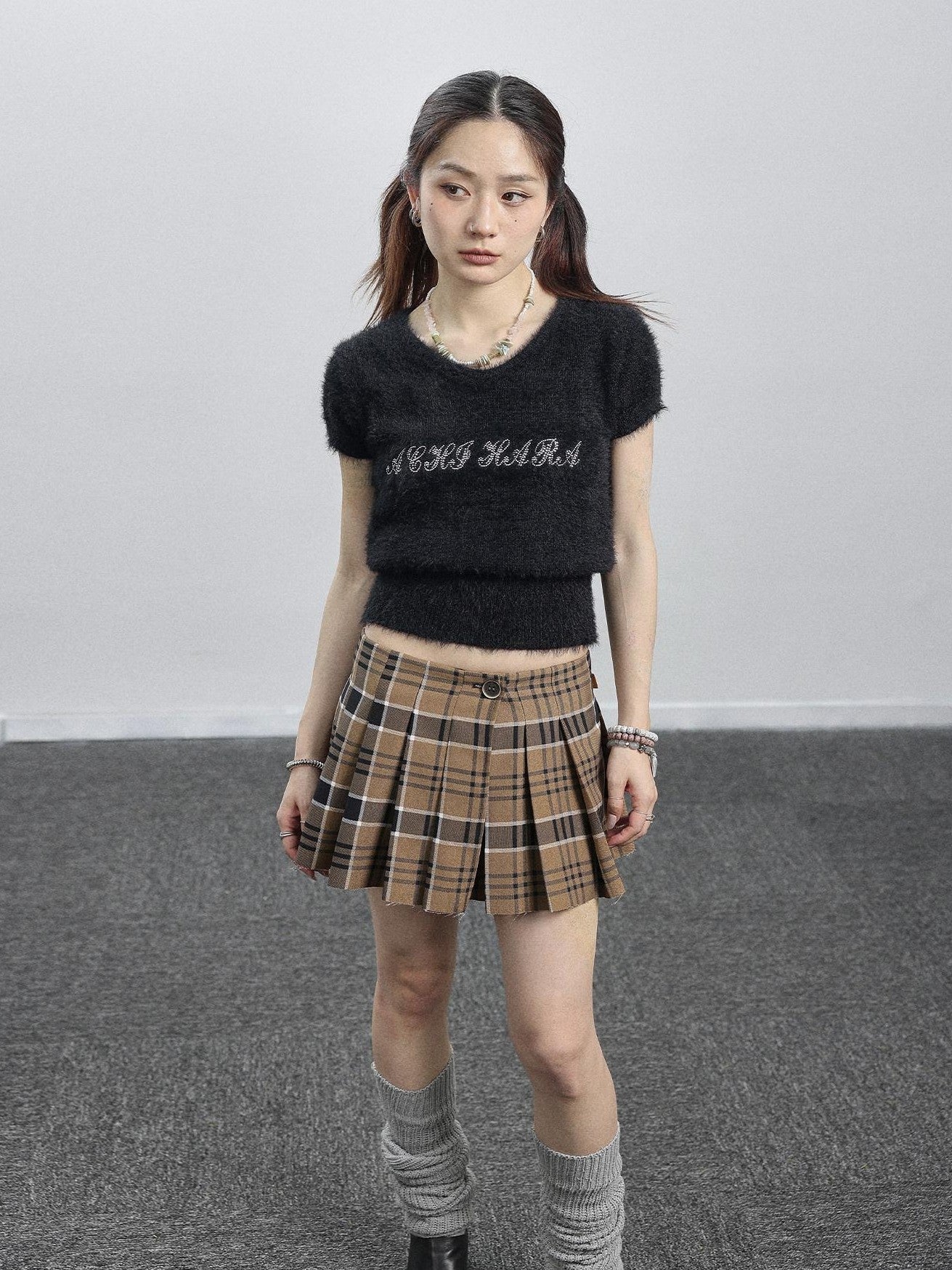 Achihara Black Mink Velvet Round Neck Cropped Slim Fit Women'S Short Sleeve T-Shirts