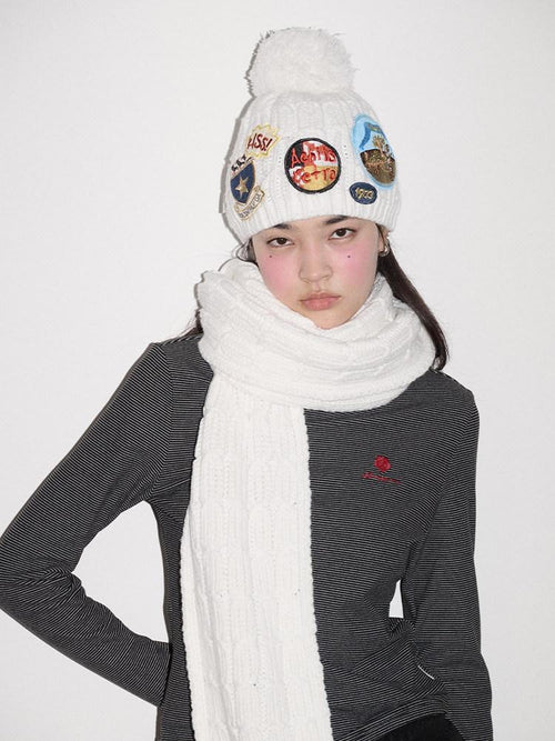 Achihara Black White Badge Round Top Earflap Women'S Acrylic Winter Hats