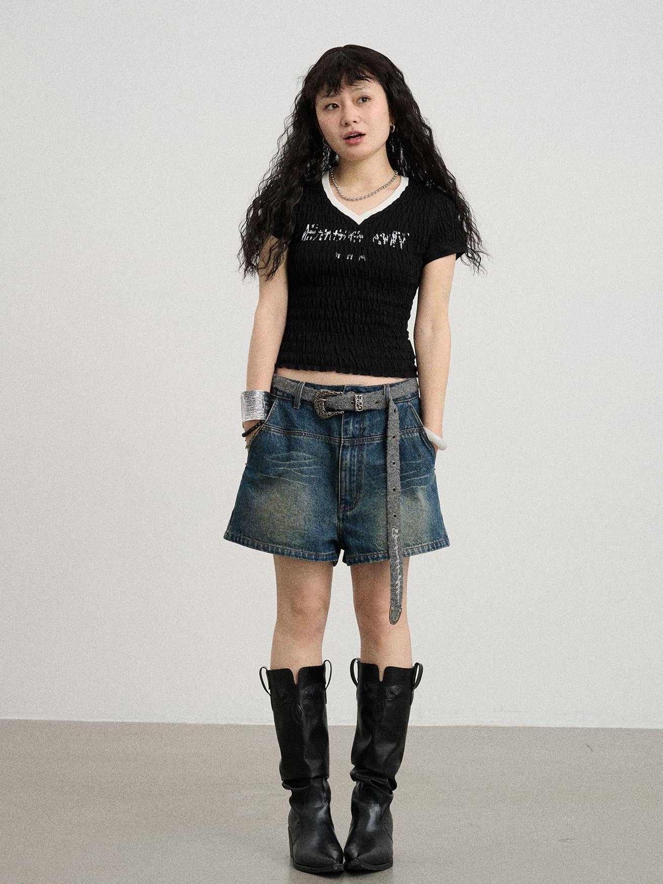 Achihara Black White Ruched Stretch V-neck Cropped Women'S Cotton Short Sleeve T-Shirts