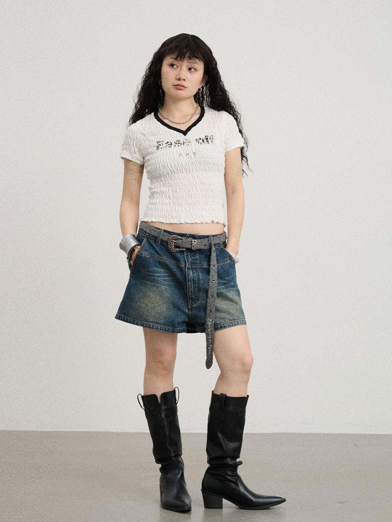 Achihara Black White Ruched Stretch V-neck Cropped Women'S Cotton Short Sleeve T-Shirts