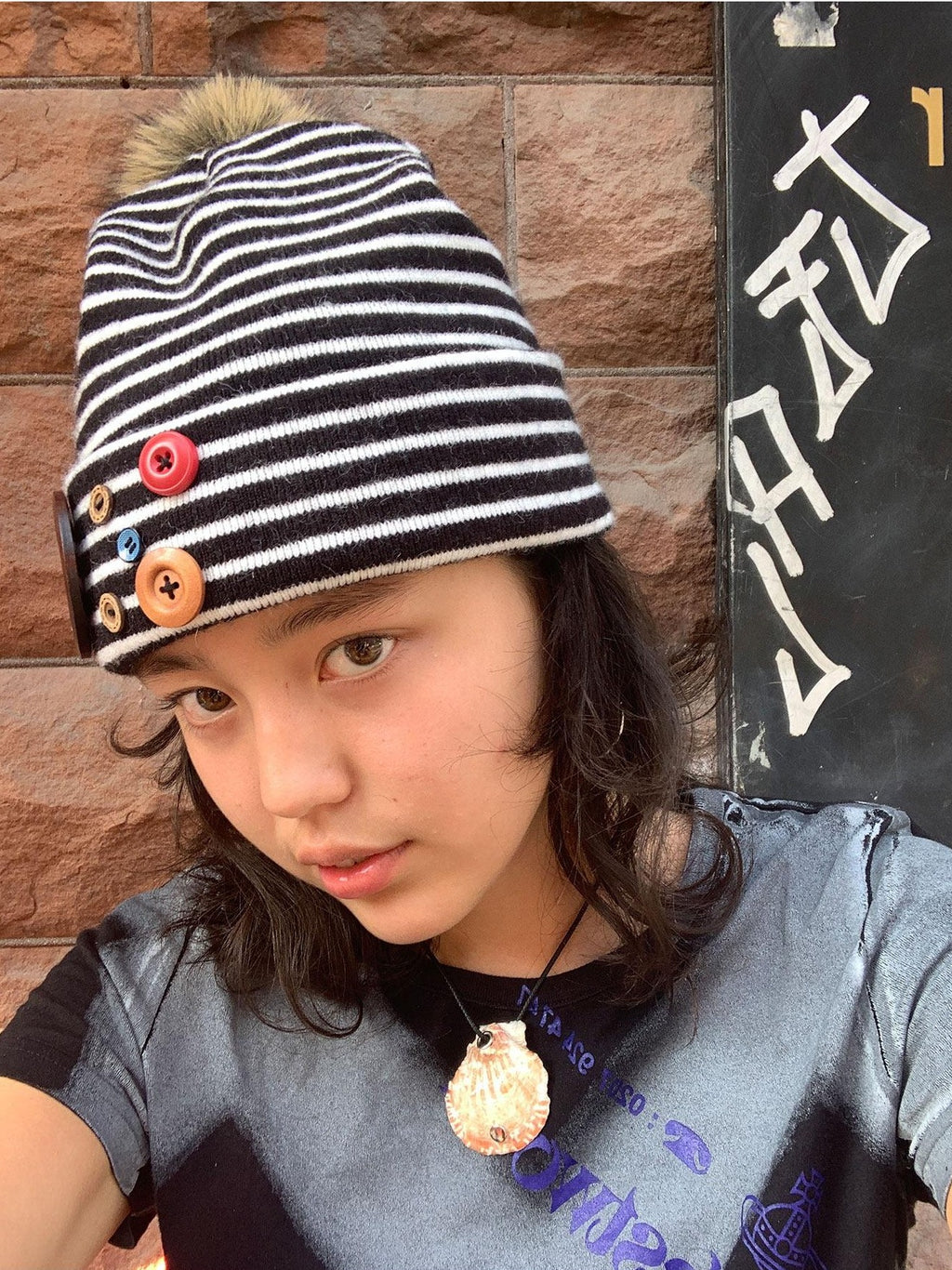 Achihara Black White Striped Button Closure Windproof Women'S Knit Winter Hats