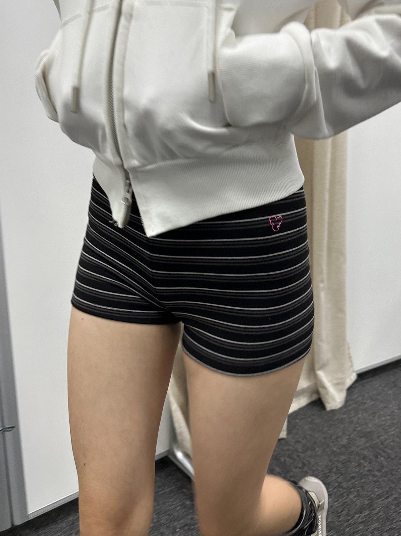 Achihara Brownie Black Striped Anti Exposure Loose Women'S Sweat Shorts