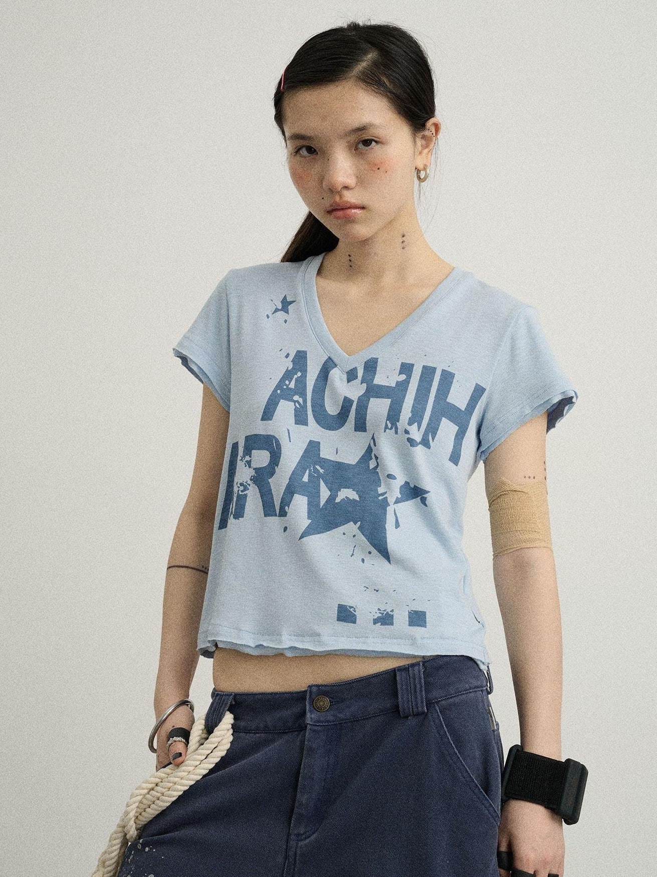 Achihara Candied Fruit Print V-neck Raw Hem Women'S Viscose Blend Short Sleeve T-Shirts
