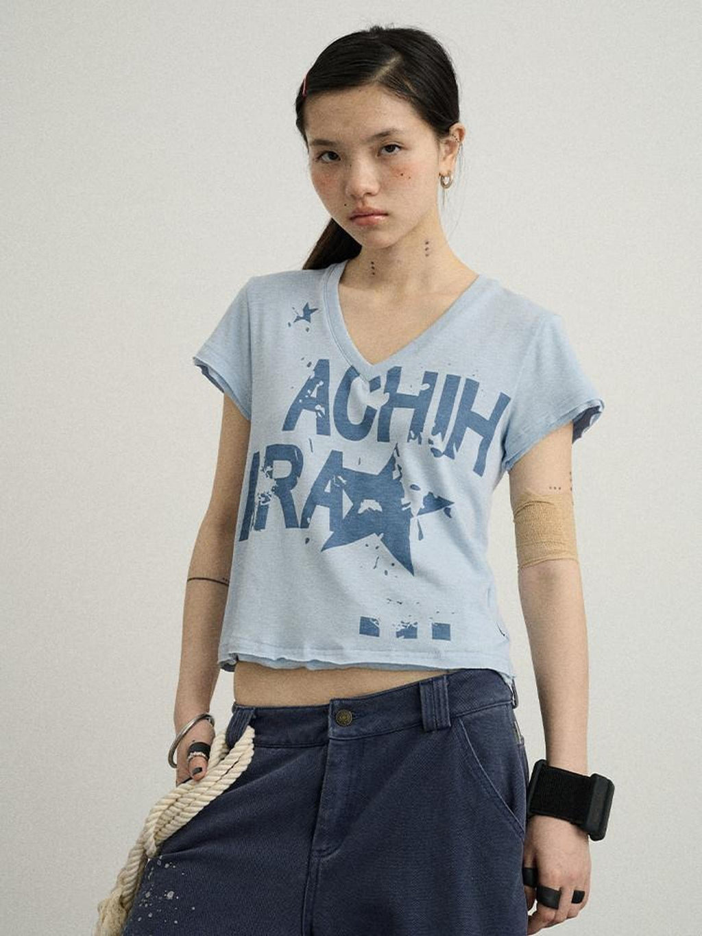 Achihara Candied Fruit Print V-neck Raw Hem Women'S Viscose Blend Short Sleeve T-Shirts