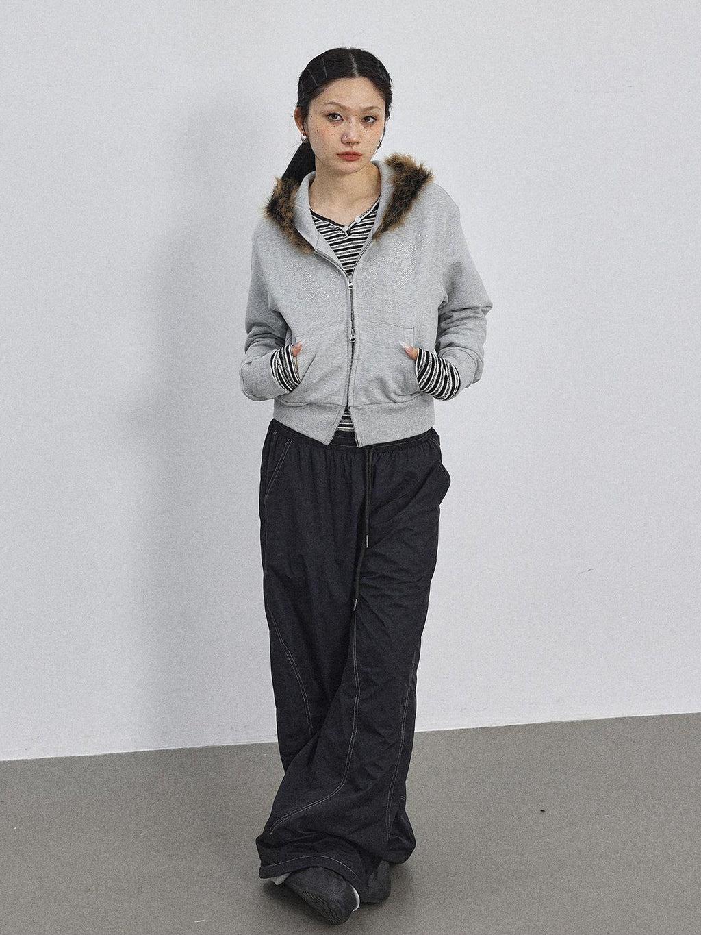 Achihara Fluffy Fur Patch Hooded Slim Short Women'S Cotton Fleece Lined Hoodies