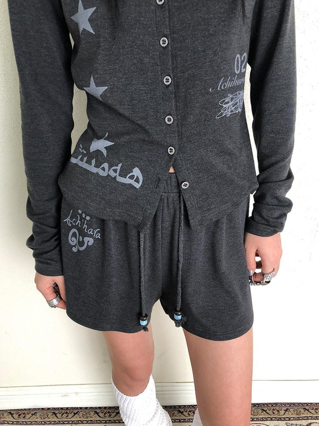 Achihara Grey Rabbit Print Minimal Straight Loose Women'S Viscose Blend Chino Shorts