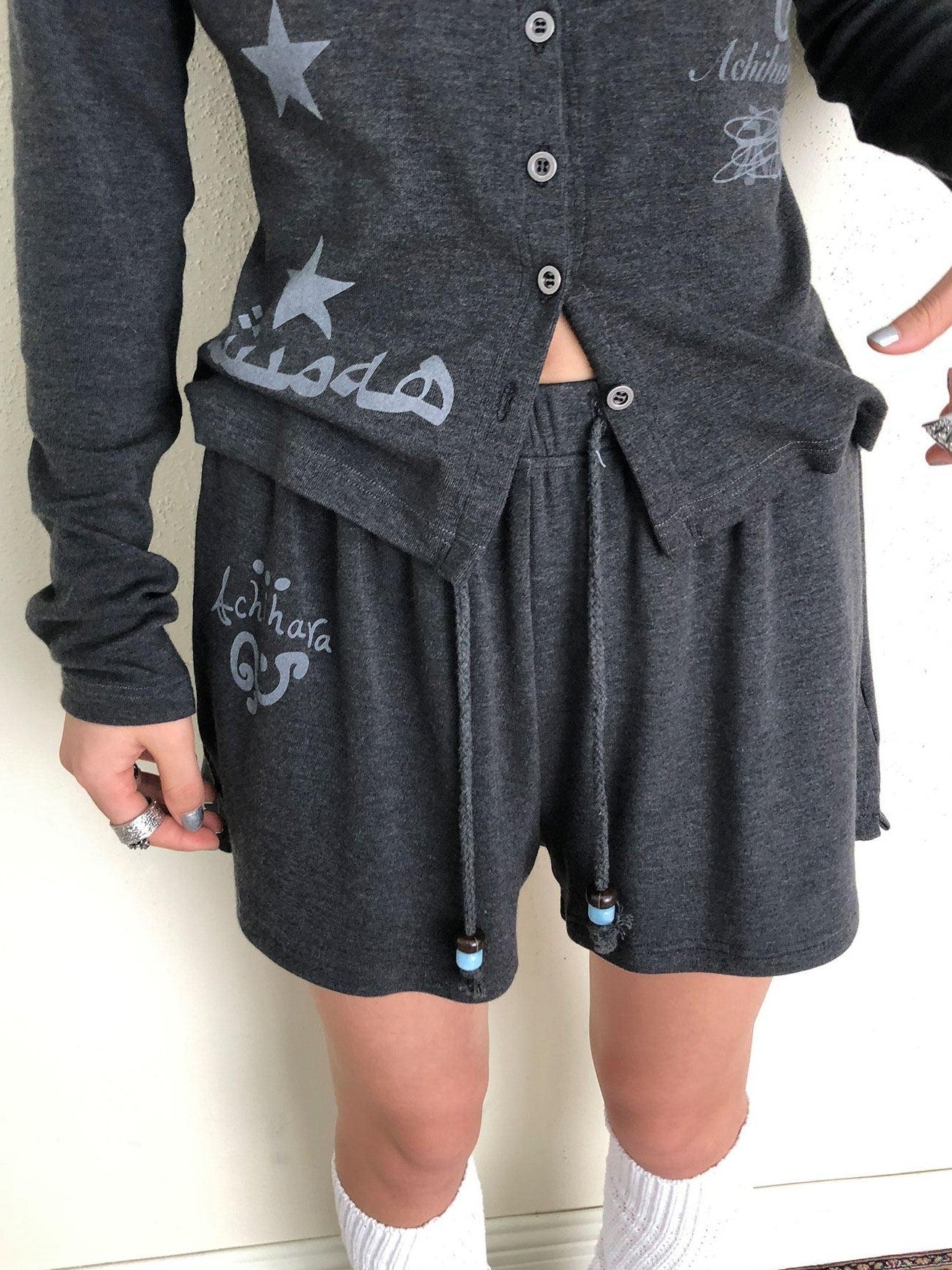 Achihara Grey Rabbit Print Minimal Straight Loose Women'S Viscose Blend Chino Shorts