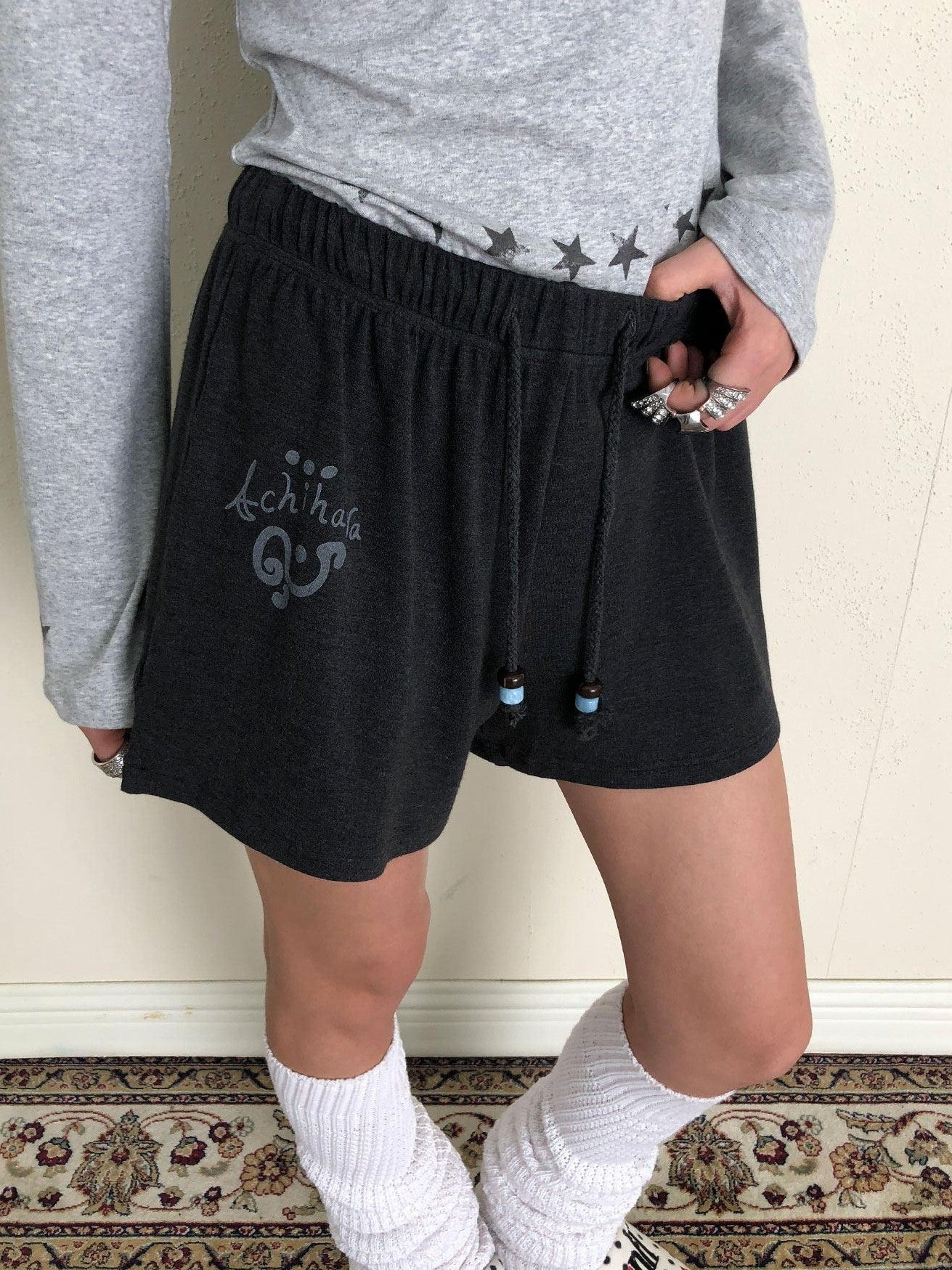 Achihara Grey Rabbit Print Minimal Straight Loose Women'S Viscose Blend Chino Shorts