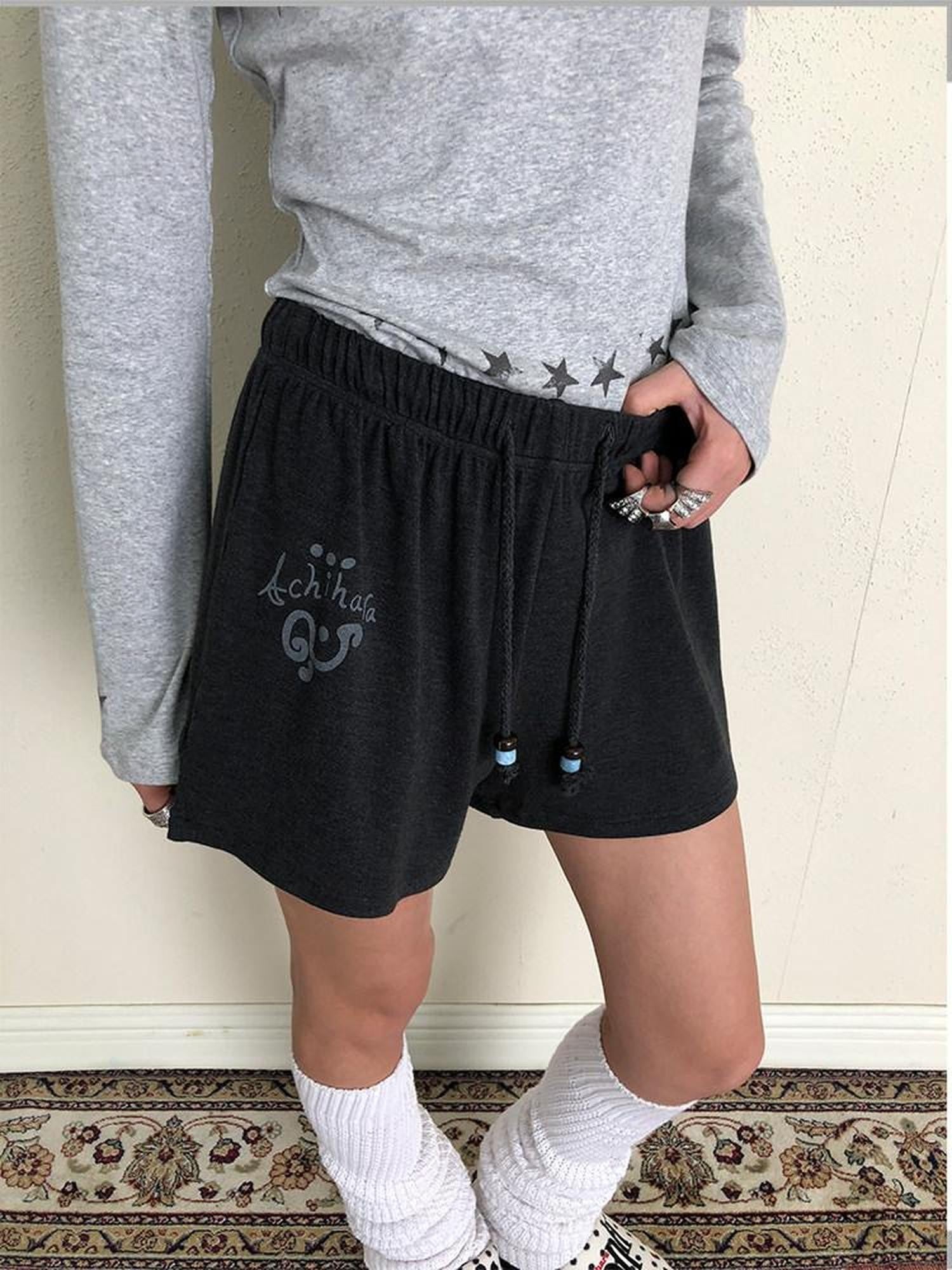 Achihara Grey Rabbit Print Minimal Straight Loose Women'S Viscose Blend Chino Shorts