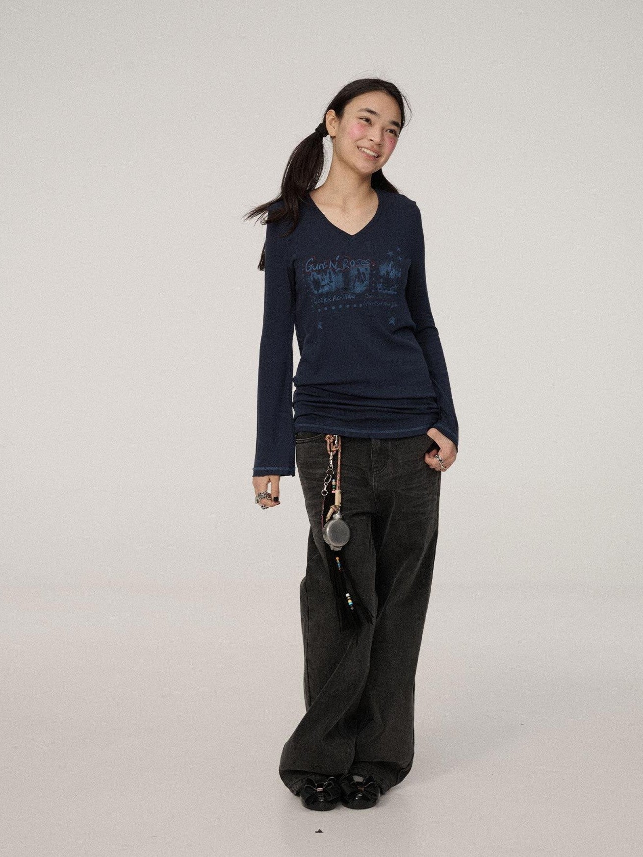 Achihara Printed V-neck Micro Flare Straight Women'S Viscose Blend Long Sleeve T-Shirts