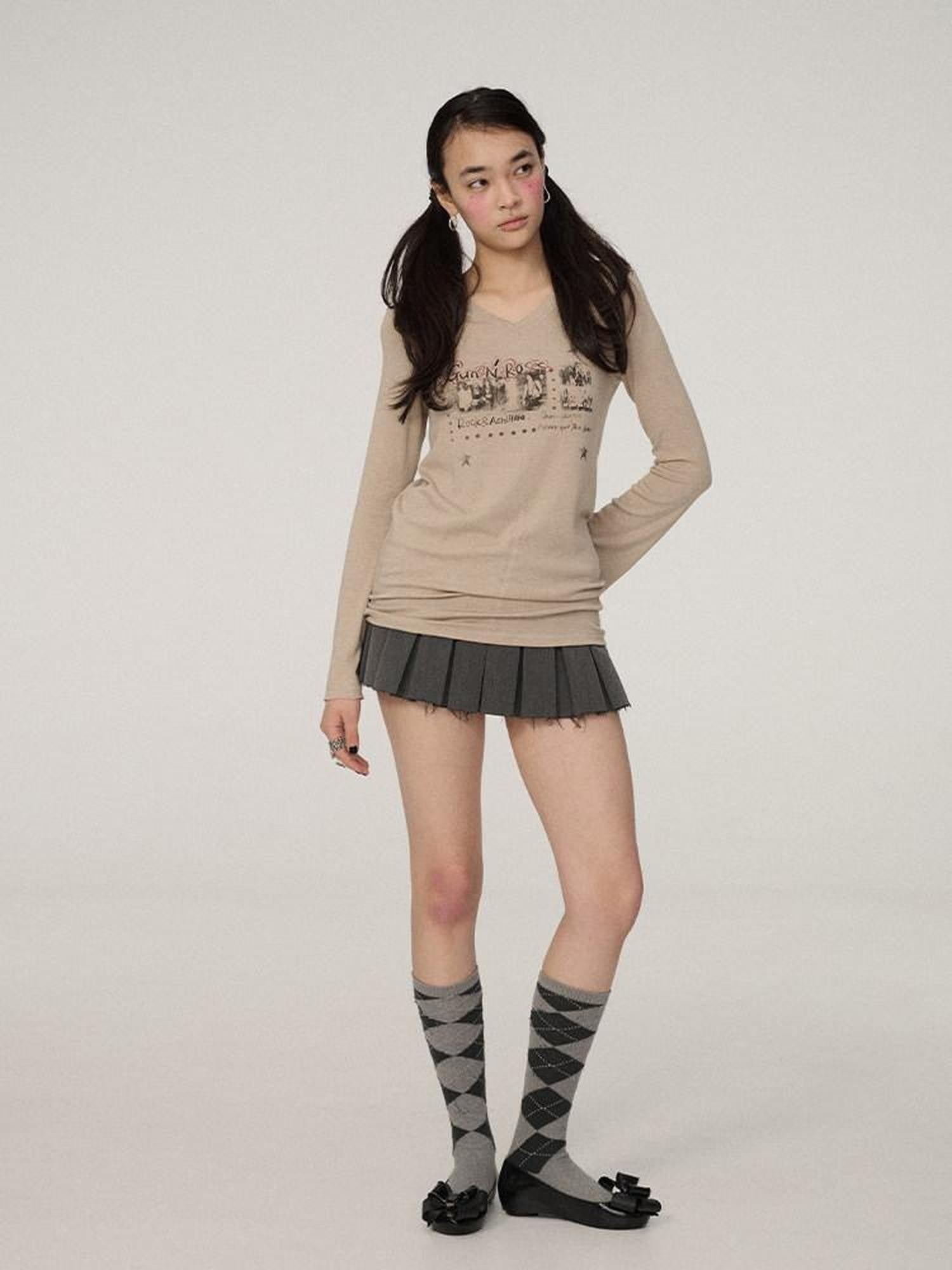 Achihara Printed V-neck Micro Flare Straight Women'S Viscose Blend Long Sleeve T-Shirts