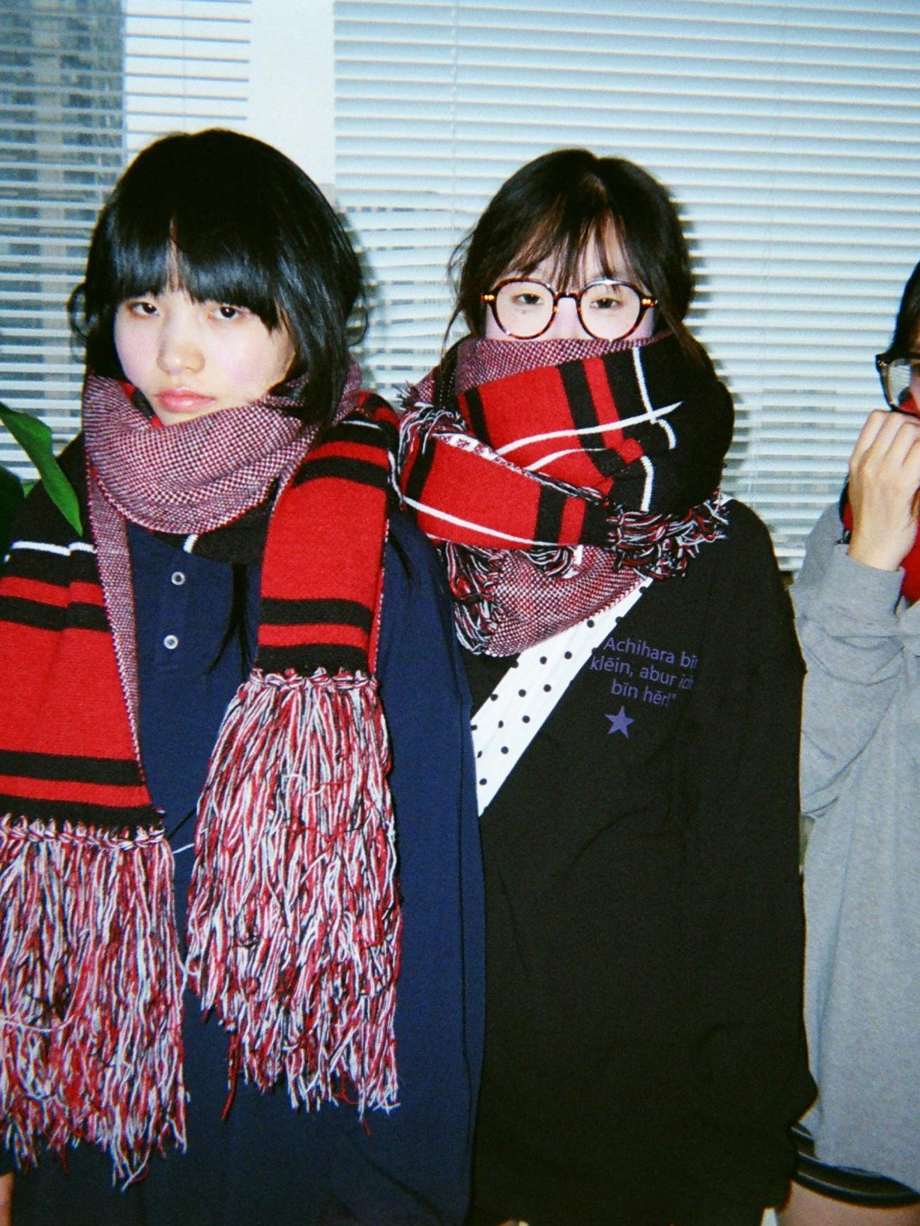 Achihara Red Black Checked Wide Korean Women'S Acrylic Scarves & Shawls