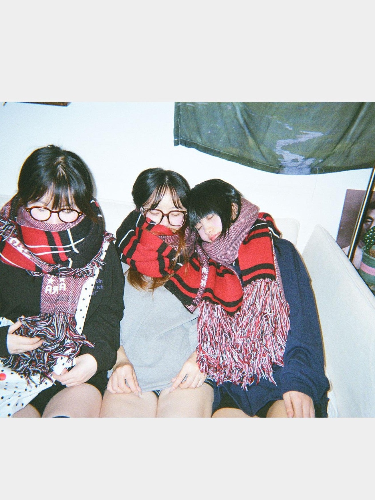 Achihara Red Black Checked Wide Korean Women'S Acrylic Scarves & Shawls