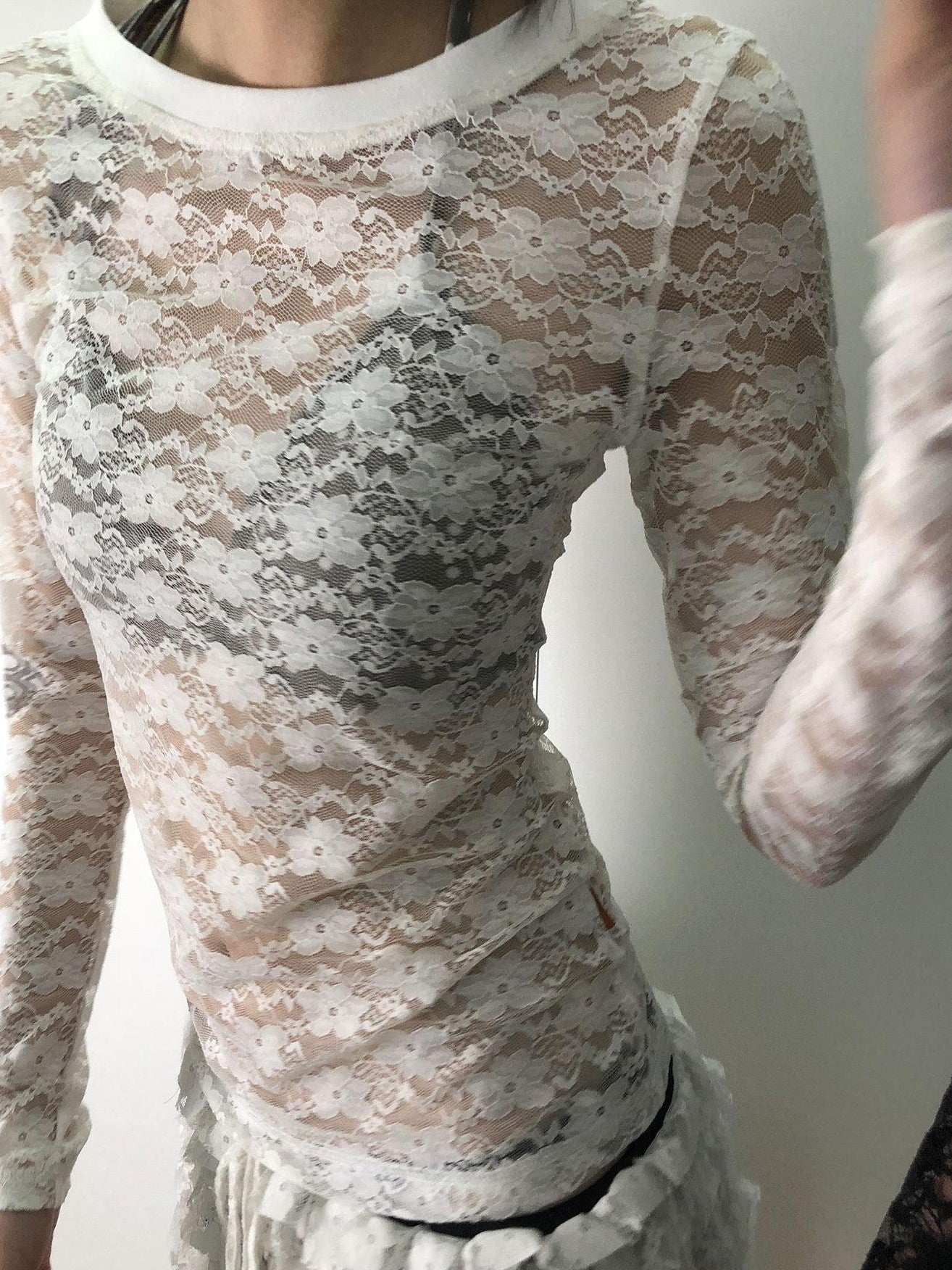 Achihara Sheer Lace Round Neck Uv Protective Women'S Nylon Blend Long Sleeve T-Shirts