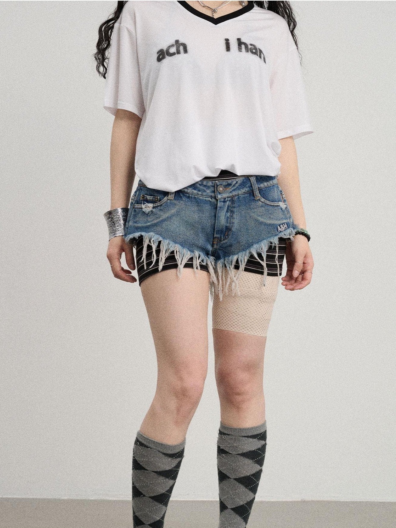 Achihara Stonewash Fringe Hem Triangle Cut Low Waist Women'S Denim Shorts