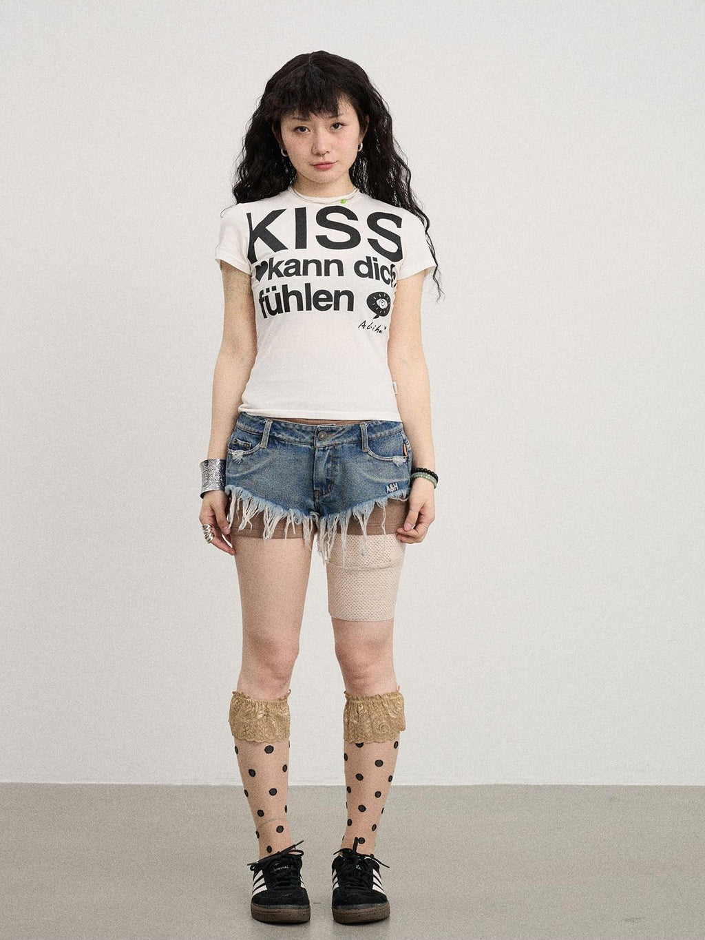 Achihara Stonewash Fringe Hem Triangle Cut Low Waist Women'S Denim Shorts