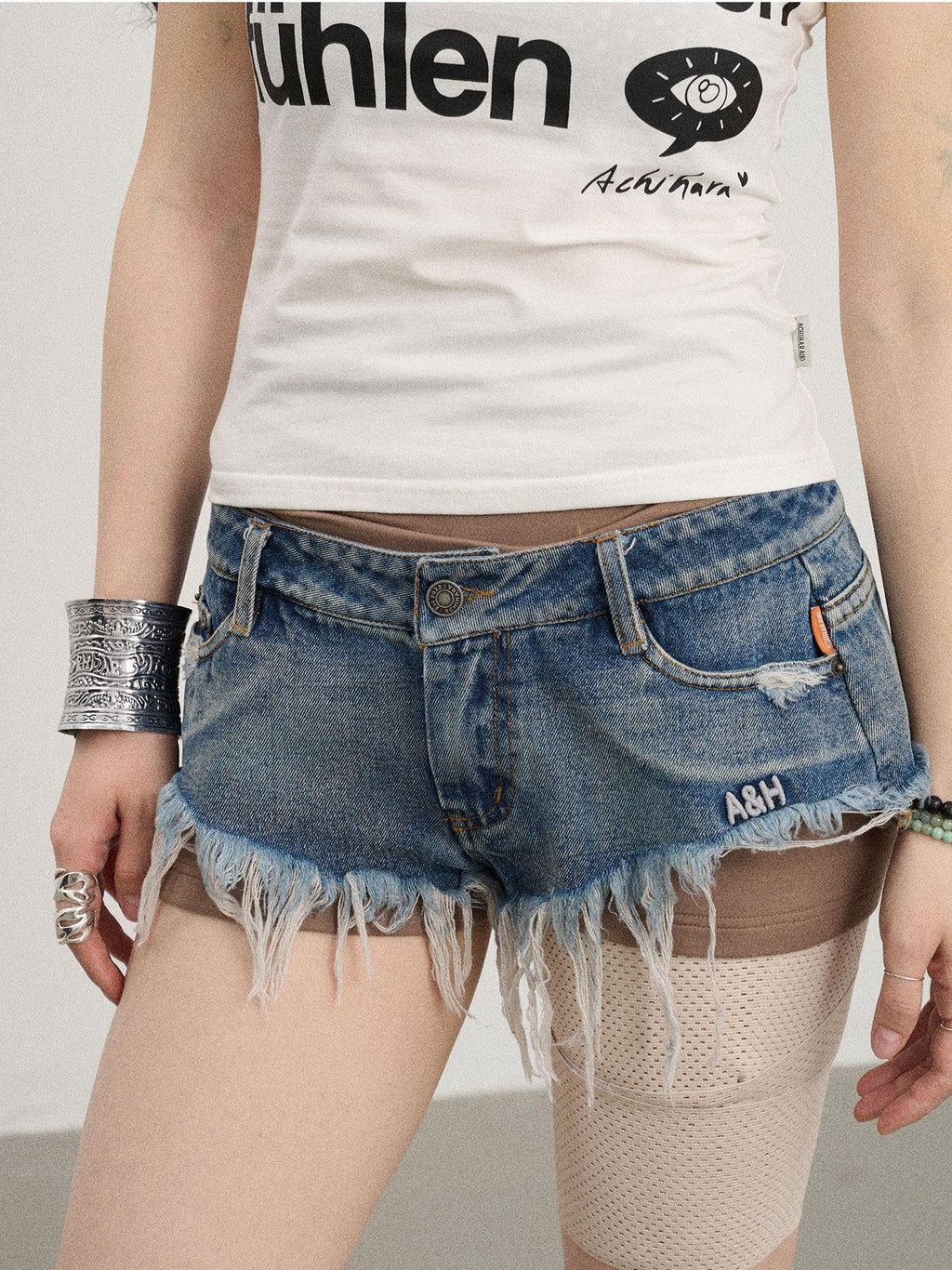 Achihara Stonewash Fringe Hem Triangle Cut Low Waist Women'S Denim Shorts