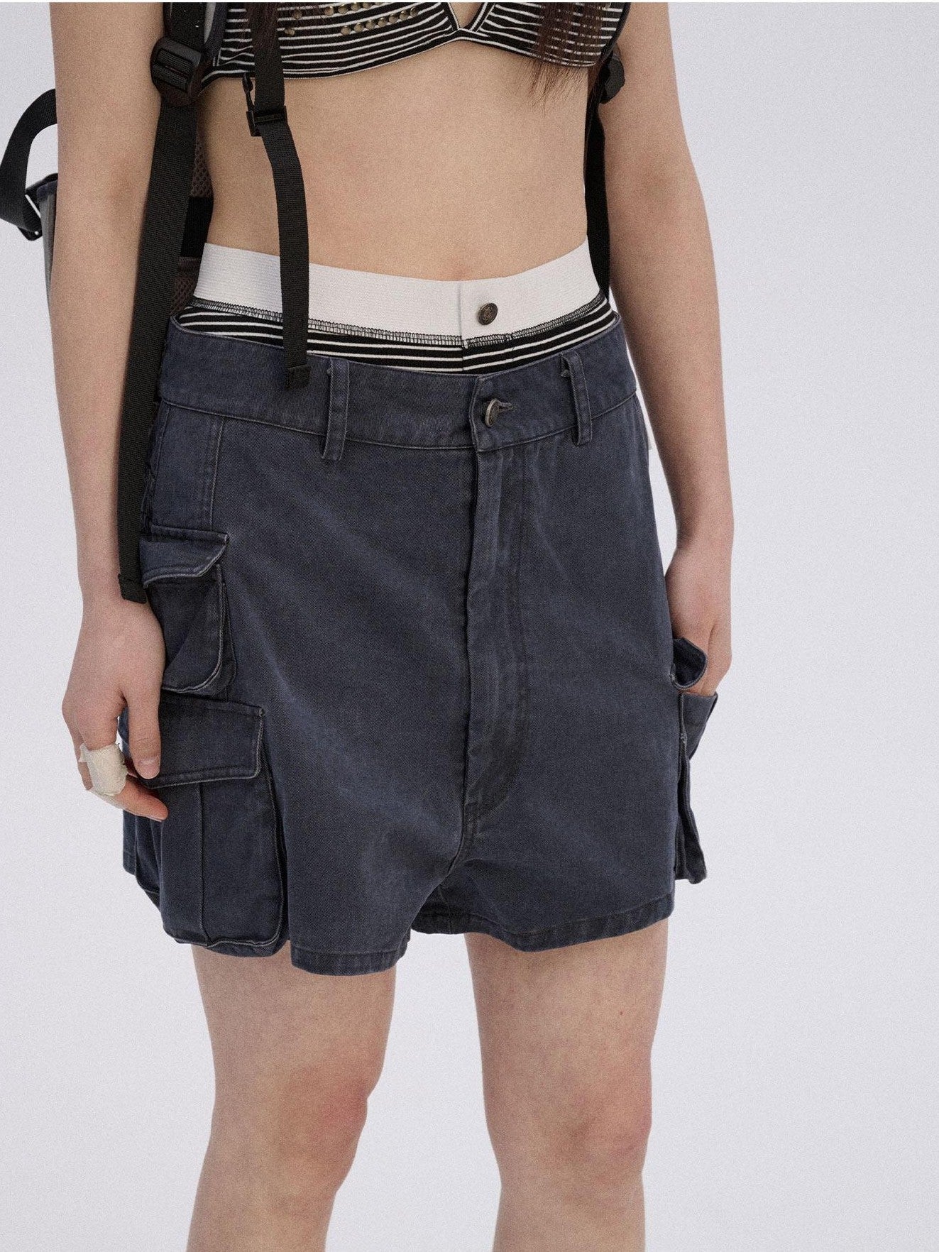 Achihara Wide Leg Pocketed Workwear Button Fly Mid Low Rise Women'S Cotton Cargo Shorts