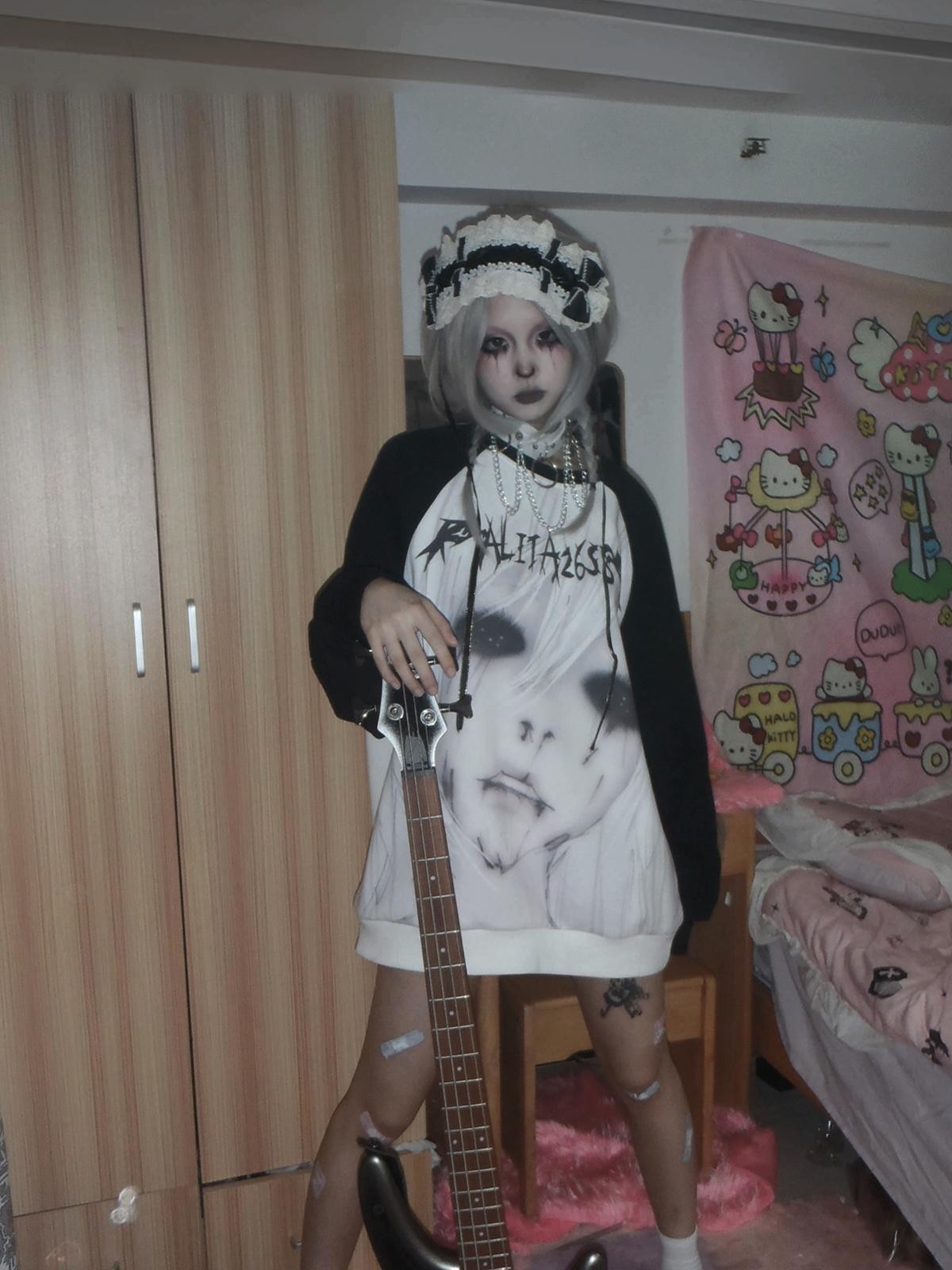 Alita26SS Dark Harajuku Raglan Sleeve Loose Fit Cartoon Graphic Women's Cotton Sweatshirts