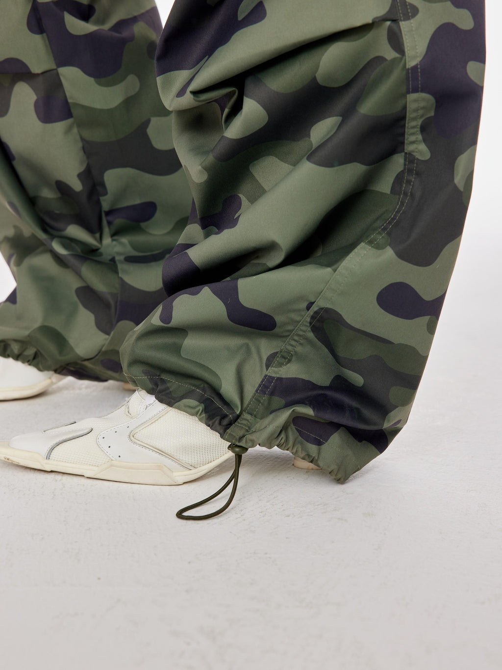 BUM STUDIO Camo Utility Cargo Elastic Waist Women's Polyester Wide-leg Pants