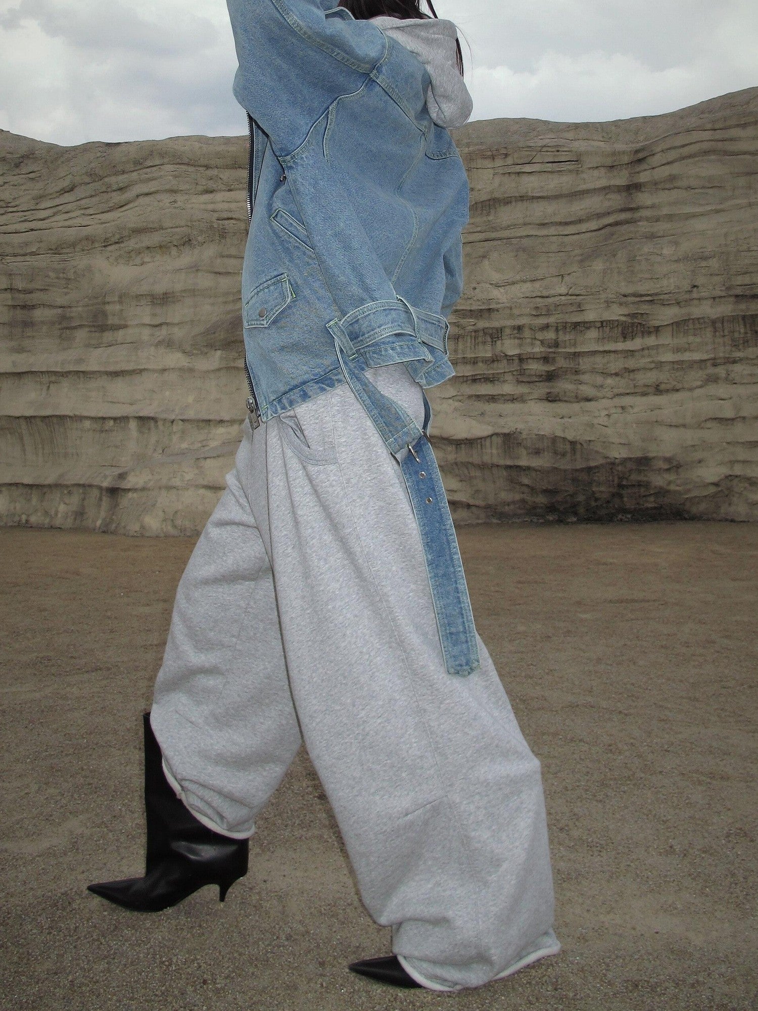 BUM STUDIO Gray Frayed Hem Fleece Lined Slim Fit Women's Cotton Blend Tracksuit Sets