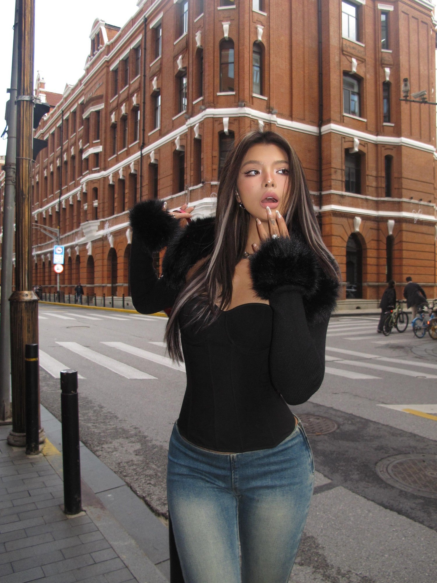 BUM STUDIO Knitted Fitted Cropped Detachable Fur Collar Women's Polyester Boleros & Shrugs