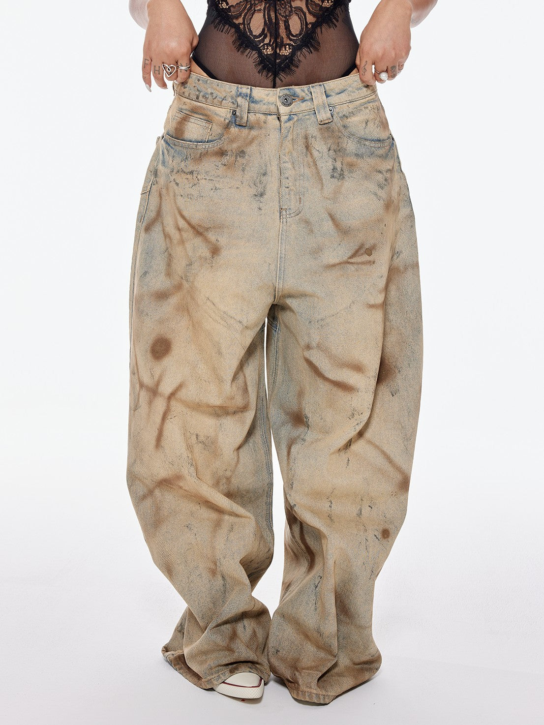 BUM STUDIO Mud Dyed Hand Spray Distressed Women's Cotton Wide-leg Jeans
