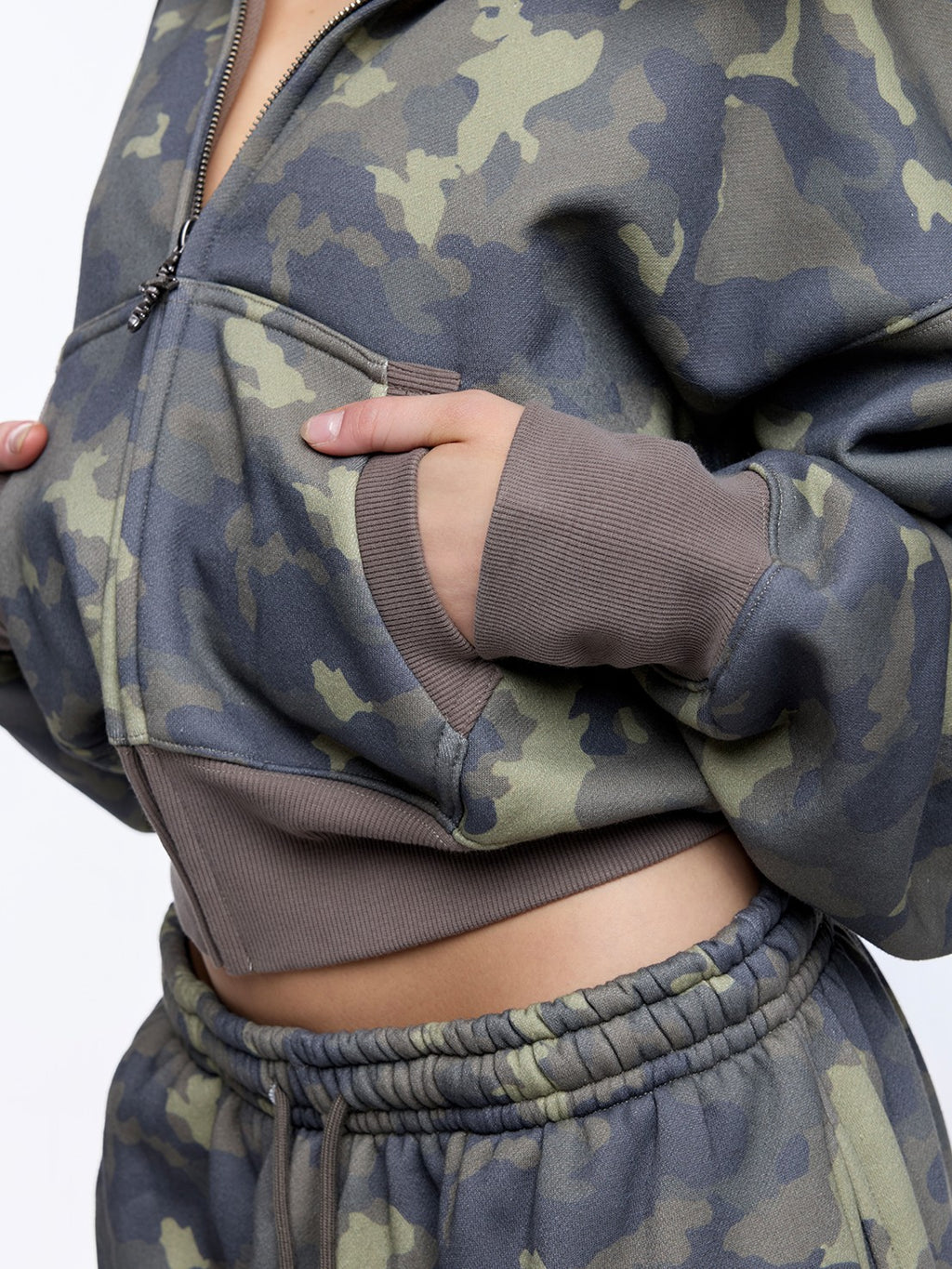 BUM STUDIO Muted Camouflage Distressed Embroidered Women's Cropped Zip Tracksuit Sets
