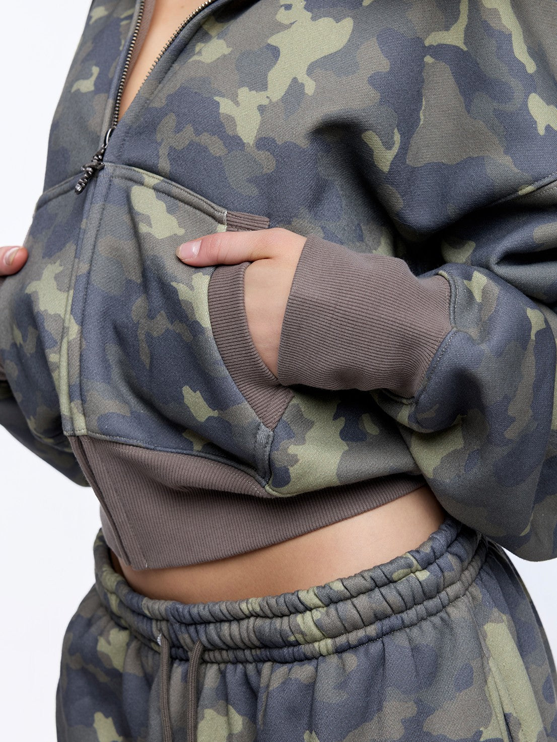 BUM STUDIO Muted Camouflage Distressed Embroidered Women's Cropped Zip Tracksuit Sets