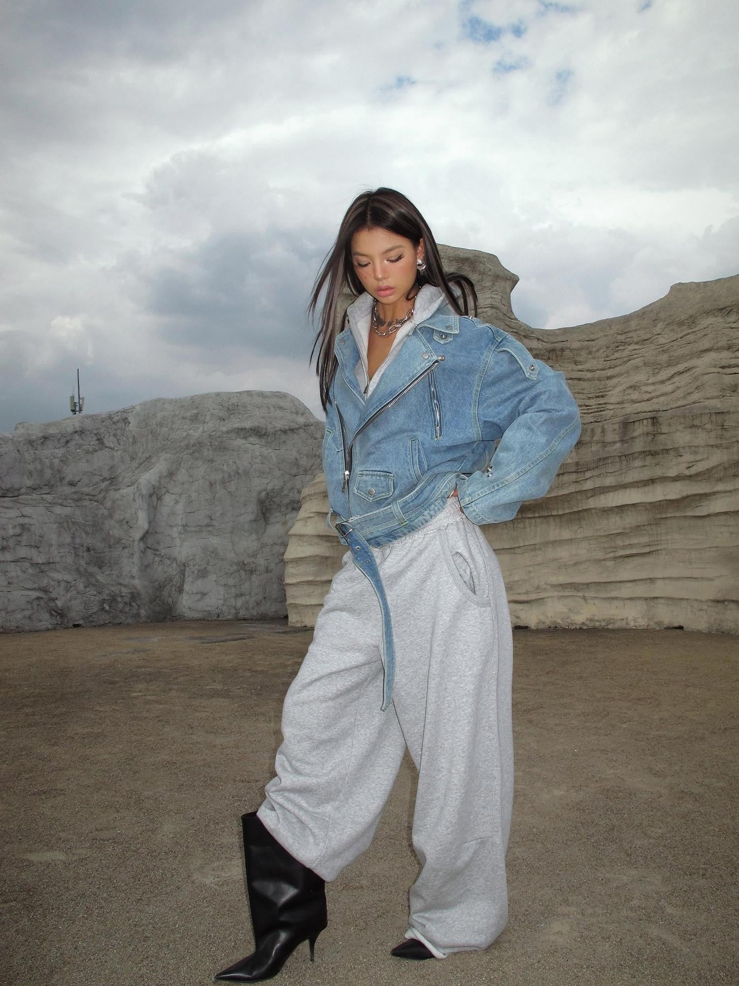 BUM STUDIO Vintage Blue Heavy Wash V-neck Zipper Loose Fit Women's Denim Jackets