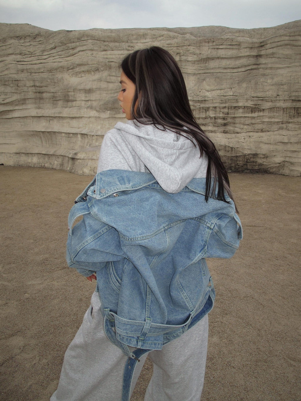 BUM STUDIO Vintage Blue Heavy Wash V-neck Zipper Loose Fit Women's Denim Jackets