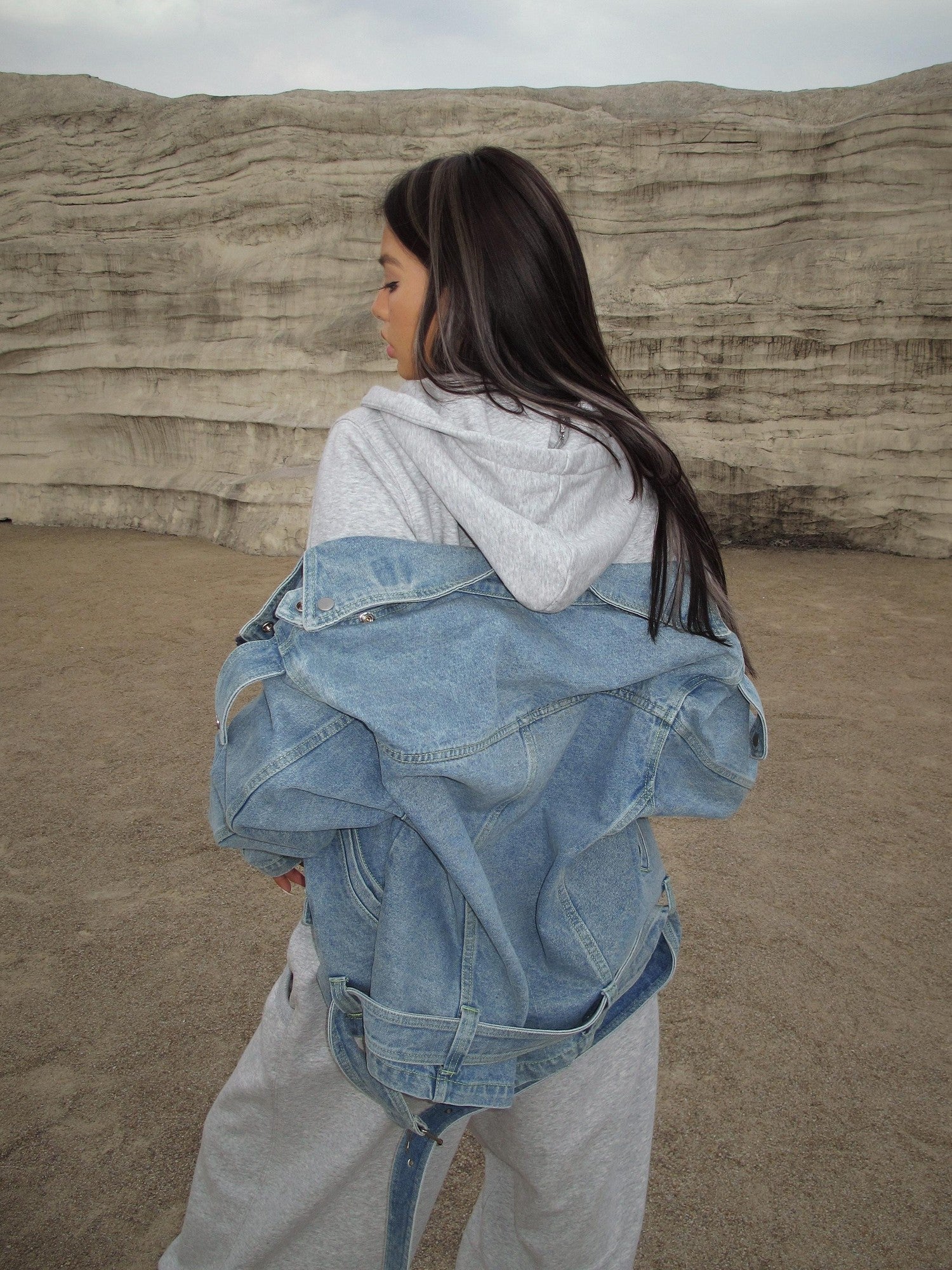 BUM STUDIO Vintage Blue Heavy Wash V-neck Zipper Loose Fit Women's Denim Jackets