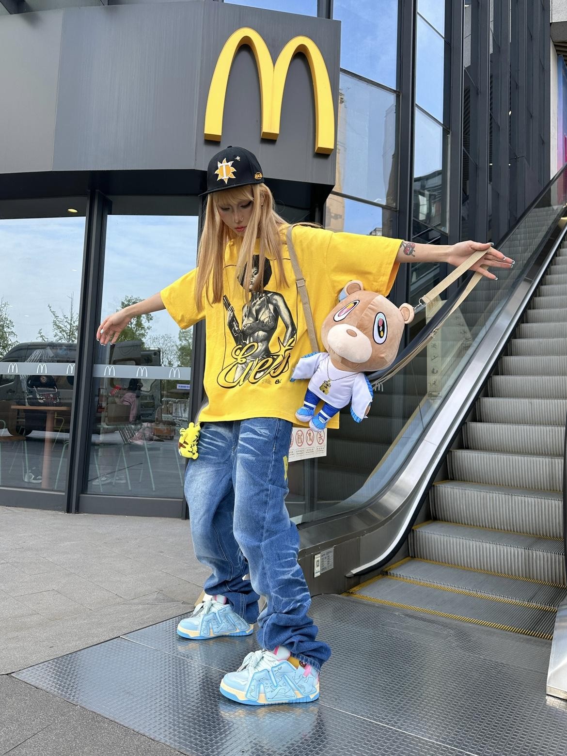 BlackBerry Bootleg Dropout Bear Graphic Street Style Women's Fabric Backpacks
