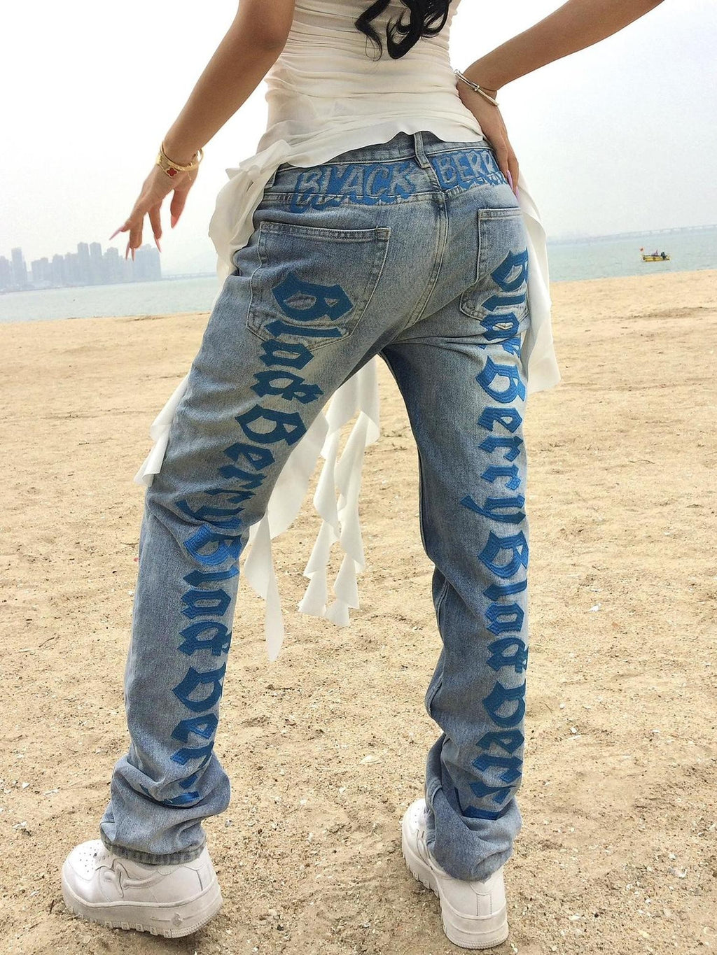 BlackBerry Washed Blue Heavy Embroidered Stacked Women's Denim Straight-leg Jeans