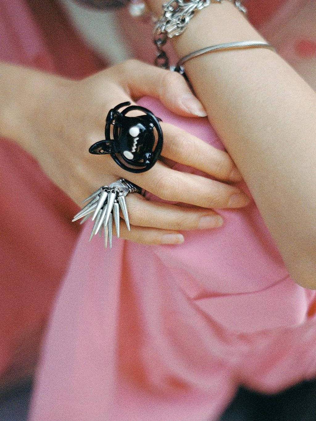 CFIERCE Minimalist Black White Contrast Elegant Chain Layered Unisex Jewelry 饰品