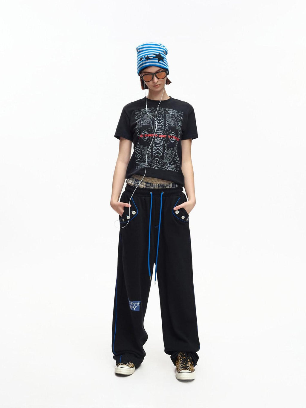 EMOBROTHER Contrast Patch Embroidery Multi Pocket Drawstring Women's Cotton Wide-leg Pants