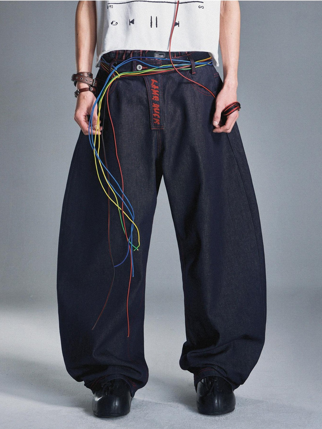 EMOBROTHER Embroidered Cotton Mid Rise Relaxed Fit Casual Blue Zip Fly Wide-Leg Jeans