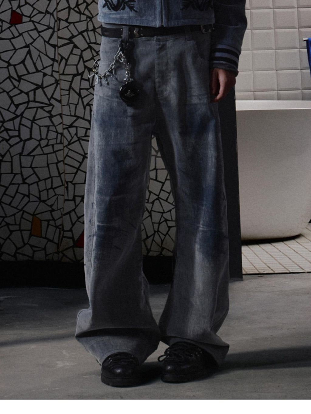 EMOBROTHER Laser Engraved Crackle Mid Rise Loose Cotton Pocket Zip Fly Wide-Leg Jeans