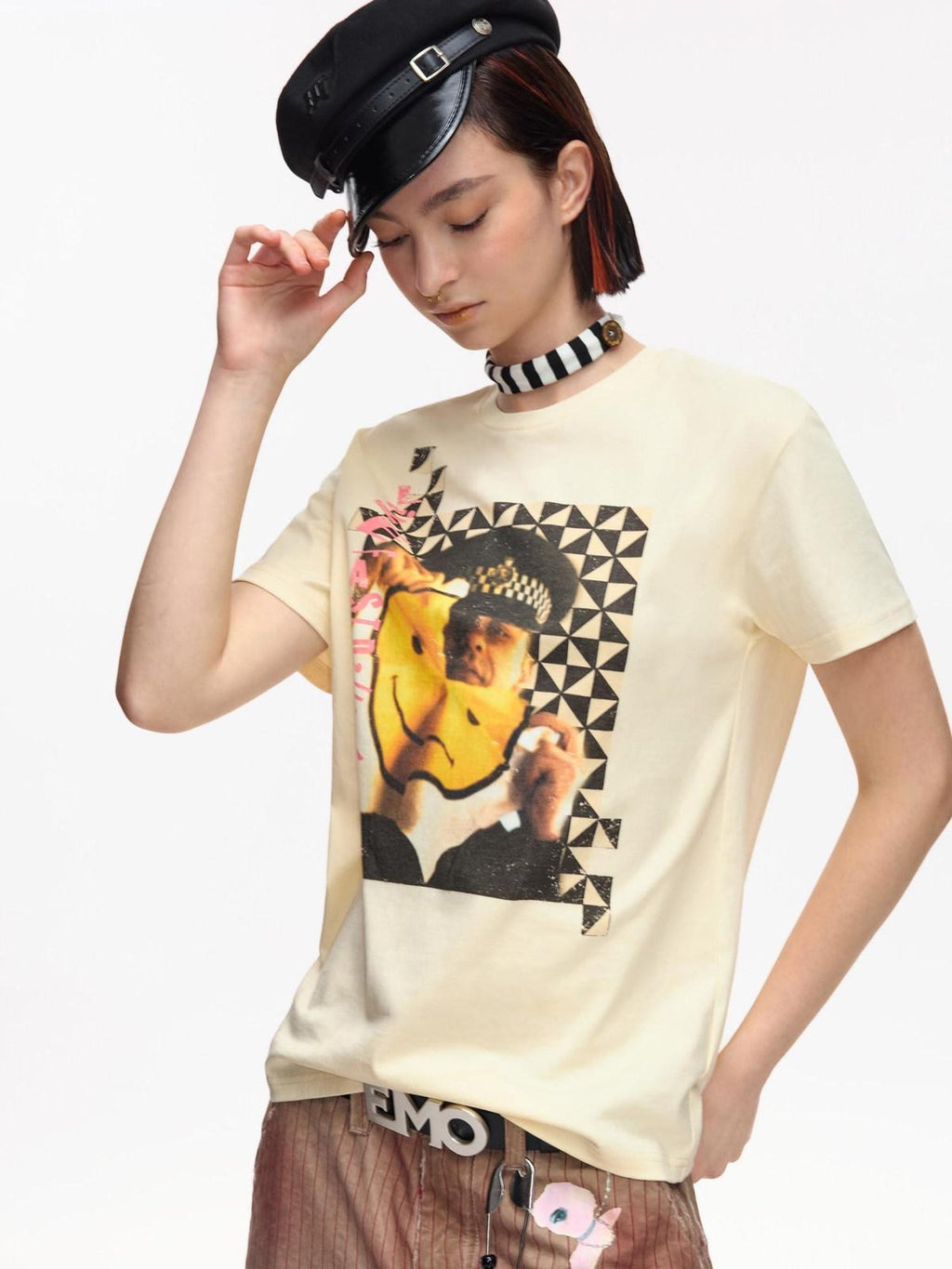 EMOBROTHER Vintage Smile Print Letter Embroidery Women's Pure Cotton Short Sleeve T-shirts