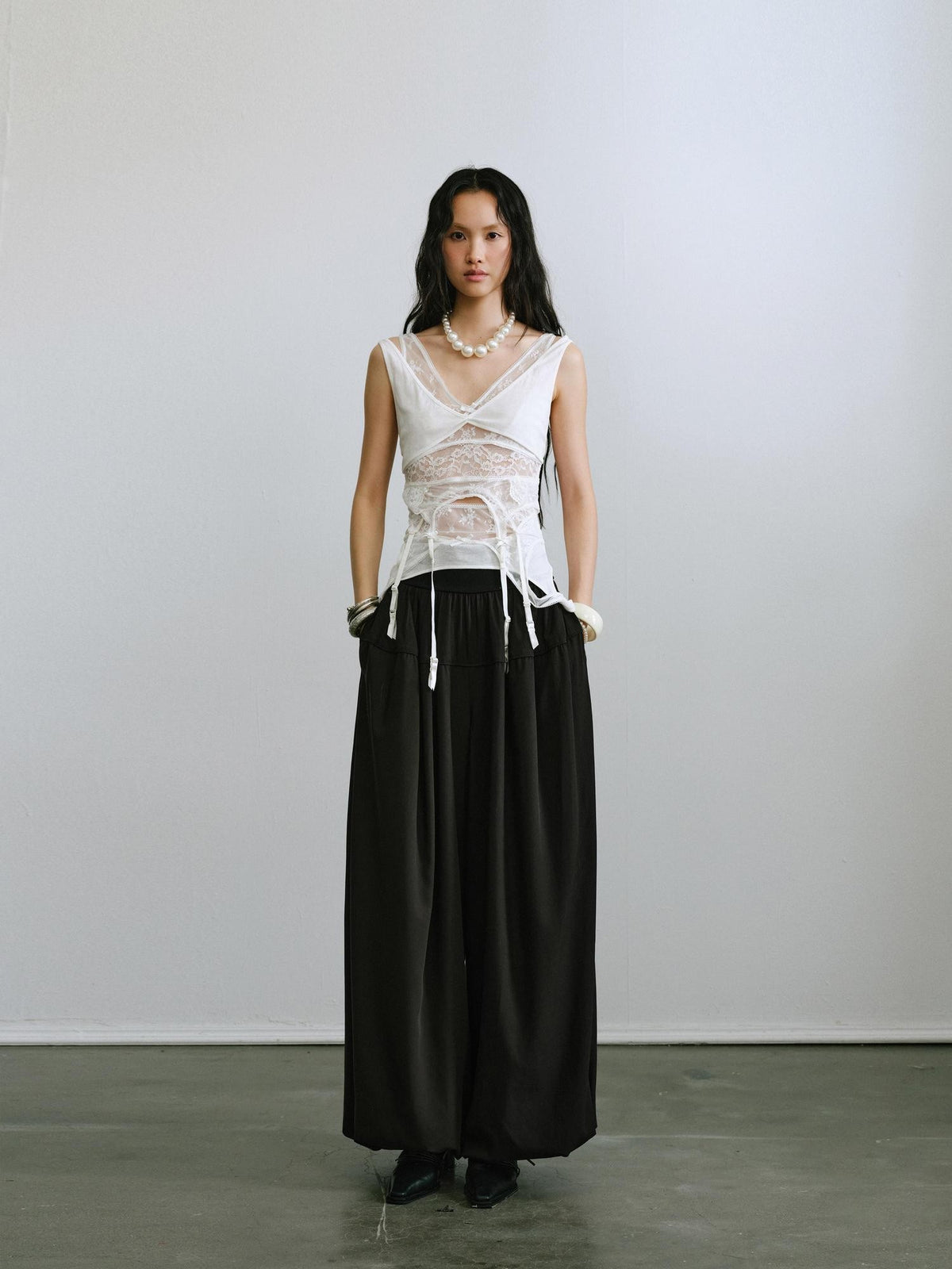 ENDO PER SE Hollow Out Lace Fitted V-neck Women's Lace Cotton Tank Tops