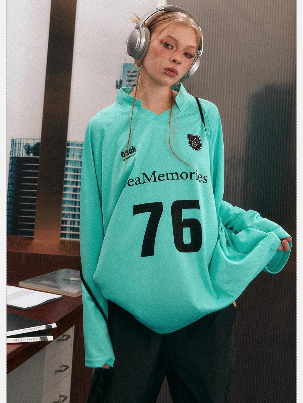 EZEK American Retro Jersey Letter Print V-neck Women's Polyester Long Sleeve T-shirts