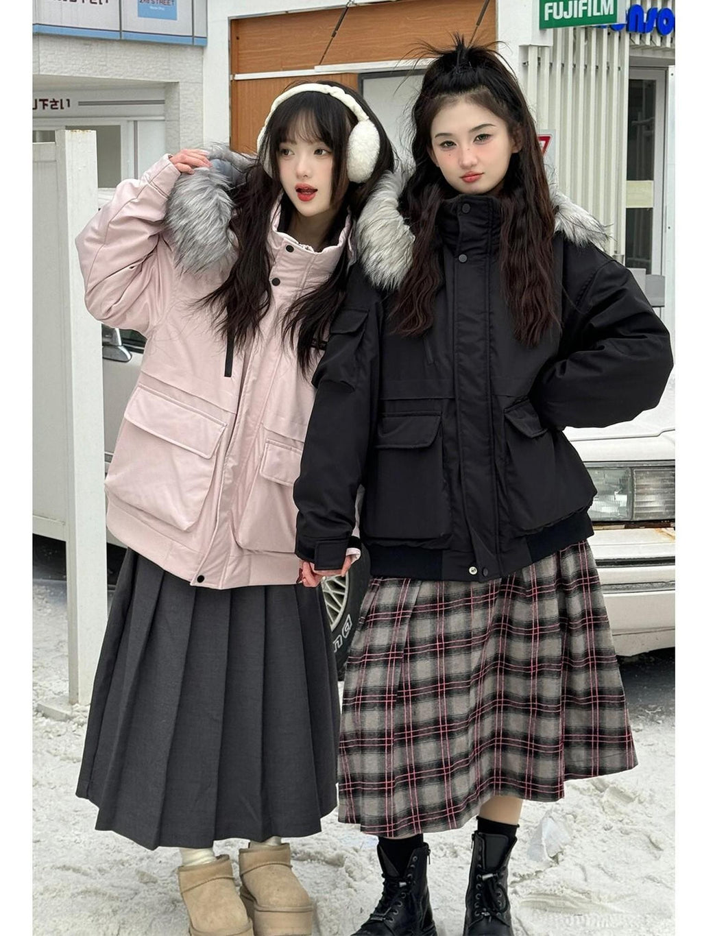 EZEK Black Hooded Fur Collar Cargo Pocket Loose Women's White Duck Down Jackets