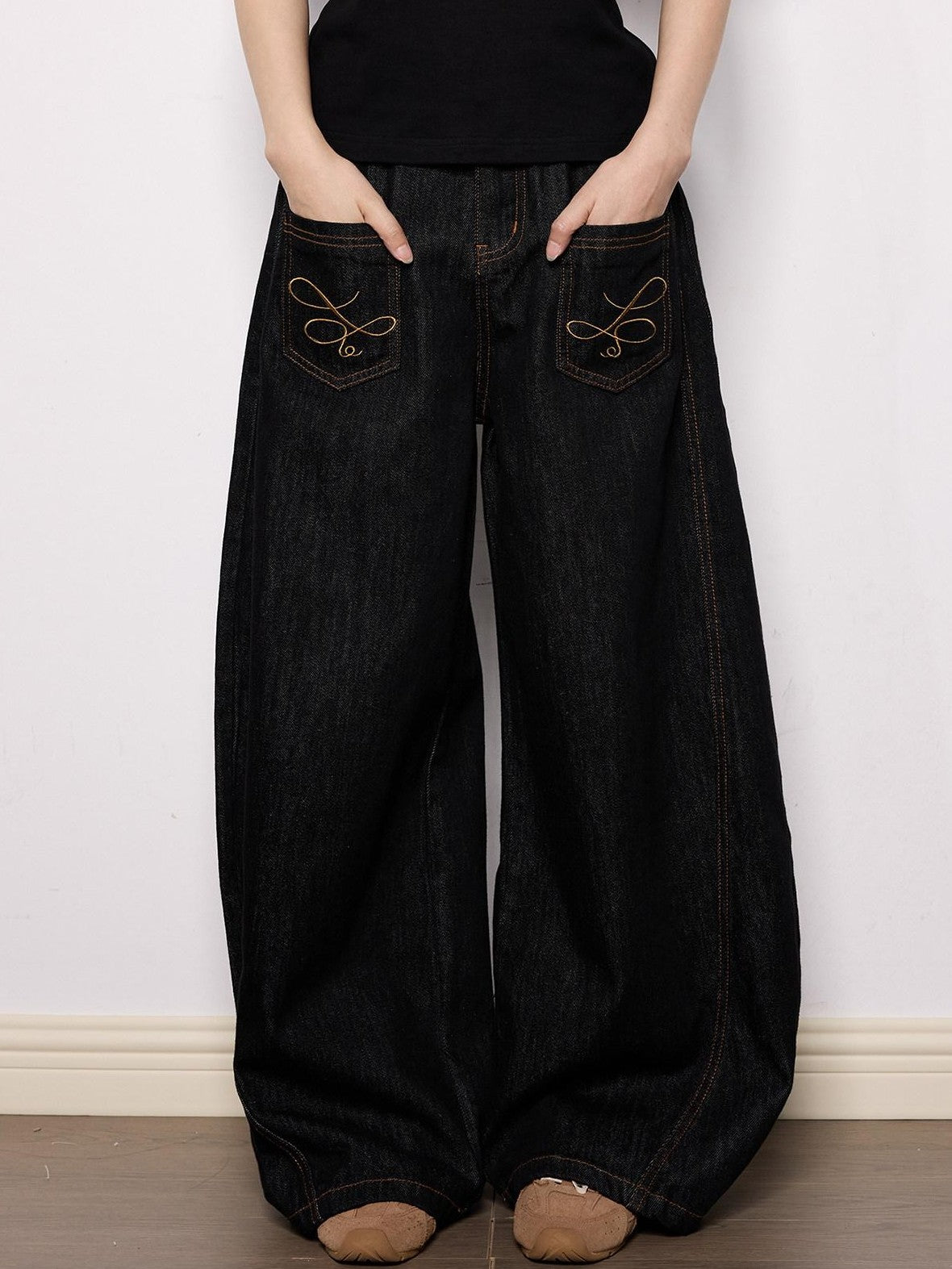 EZEK Black Machine Embroidered Loose Fit Women's Cotton Blend Wide-leg Jeans