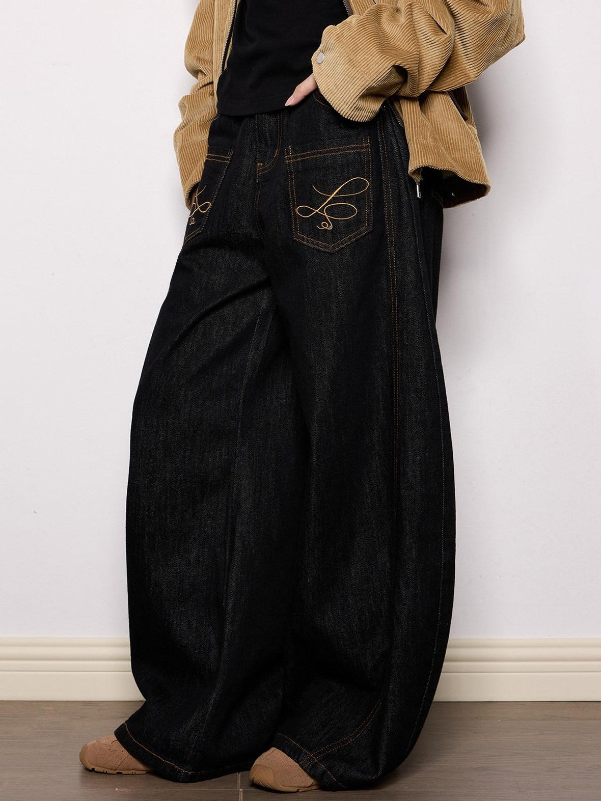 EZEK Black Machine Embroidered Loose Fit Women's Cotton Blend Wide-leg Jeans